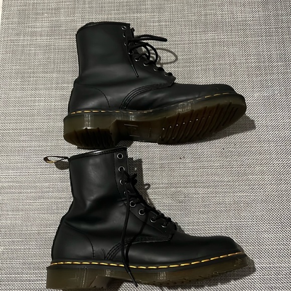 Doc Marten’s Women’s:Black Size 8 - Picture 1 of 4